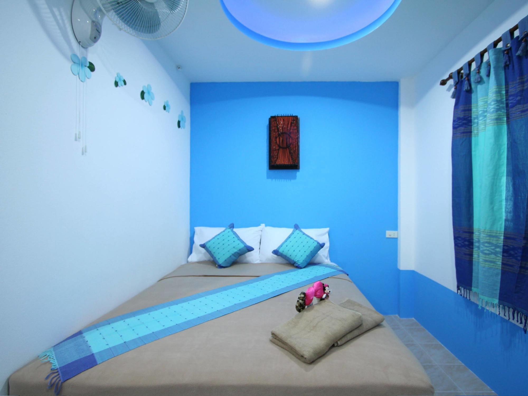 Mania Guesthouse Тау Экстерьер фото