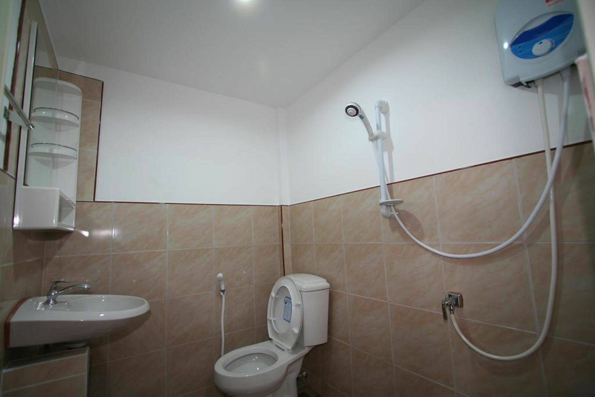 Mania Guesthouse Тау Экстерьер фото