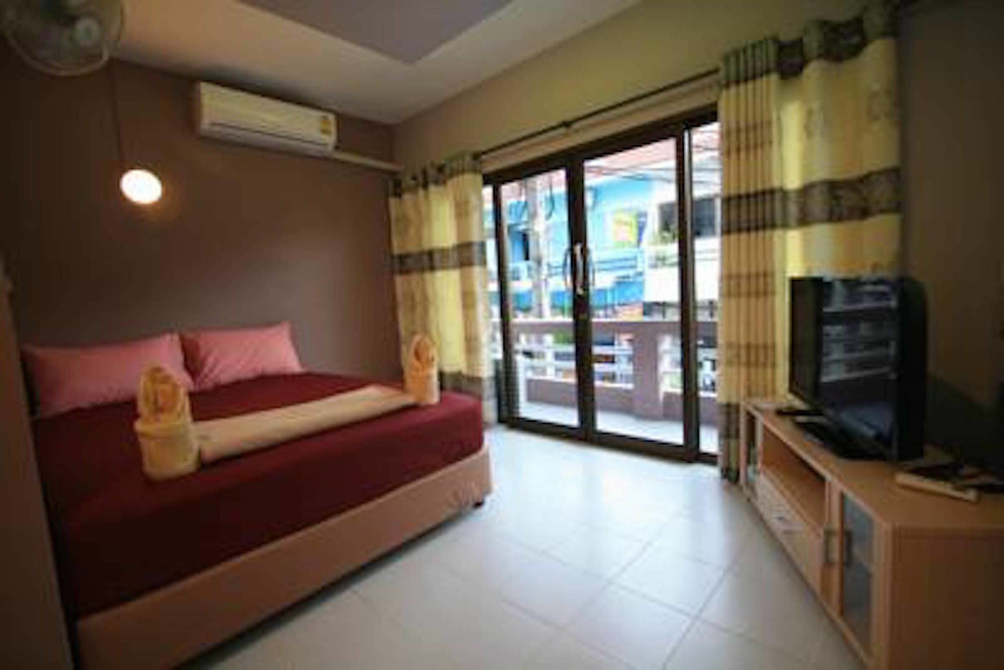 Mania Guesthouse Тау Экстерьер фото