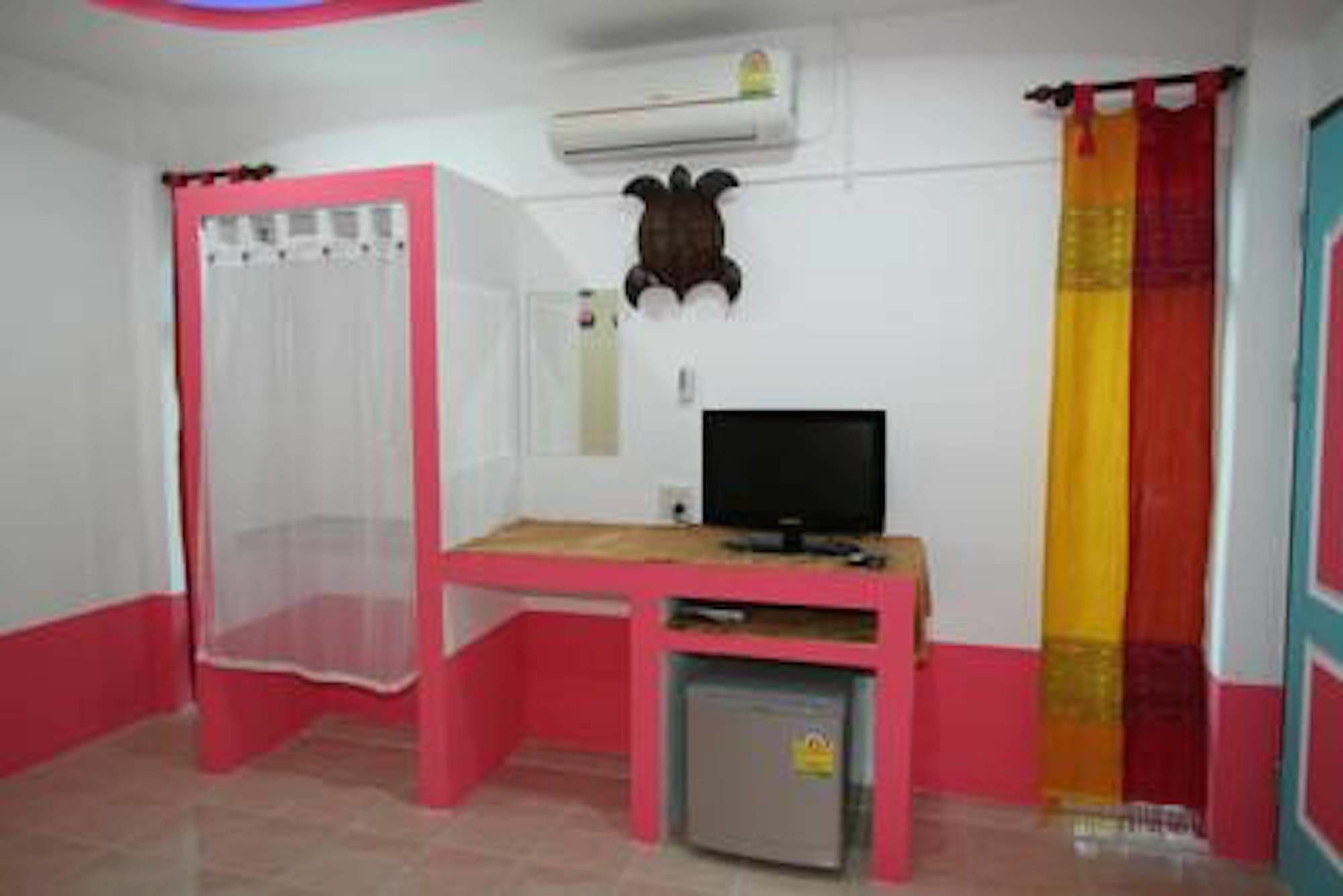 Mania Guesthouse Тау Экстерьер фото
