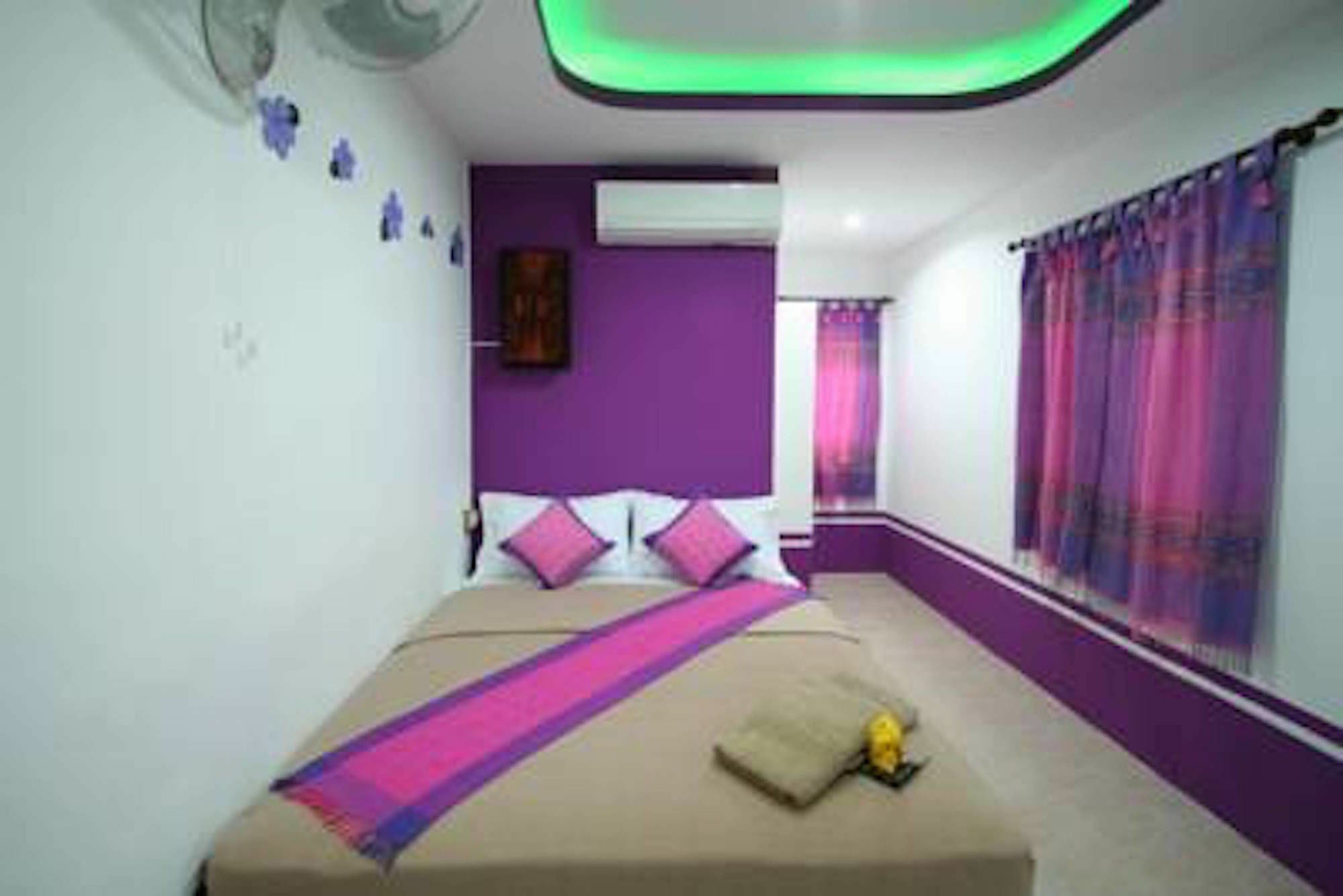 Mania Guesthouse Тау Экстерьер фото